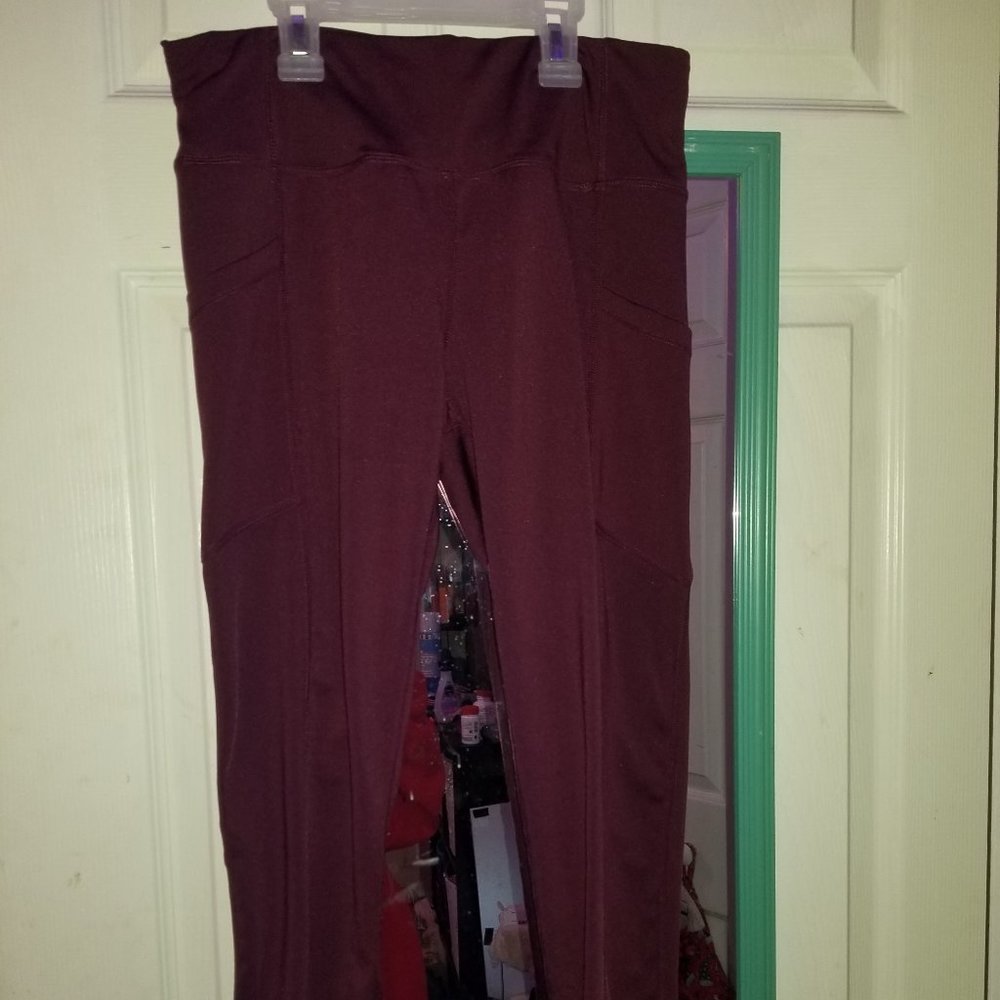 purple athletic leggings with pockets